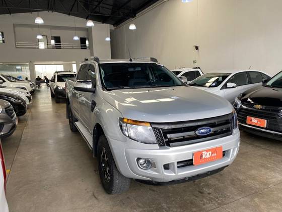 FORD RANGER 3.2 XLS 4X4 CD 20V DIESEL 4P AUTOMÁTICO